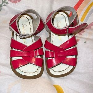 Saltwater Shiny Fuchsia size 6